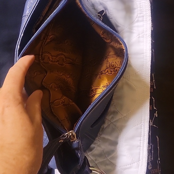 Tignanello Woman's blue leather purse. Beautiful, luxurious, minimal call outs - Picture 3 of 8